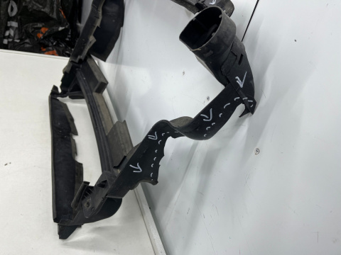 Osłona chłodnicy Mercedes GL I x164 06-12r. kierownica powietrza pasa przedniego a1645000416