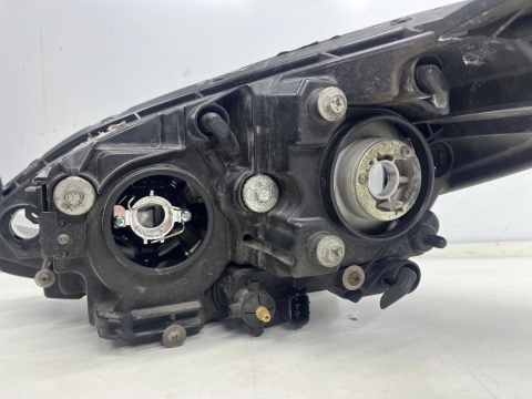 Lampa reflektor Mazda 2 II DE DH 07-14r. PRAWA przednia SOCZEWKA k244251030