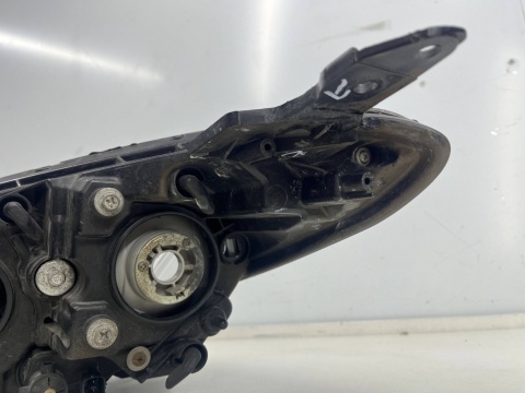 Lampa reflektor Mazda 2 II DE DH 07-14r. PRAWA przednia SOCZEWKA k244251030