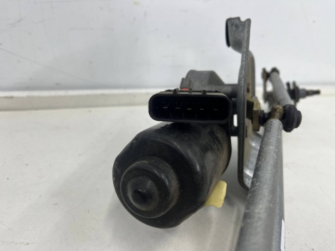 Mechanizm wycieraczek Opel Corsa B 93-00r. przedni silniczek 22107719