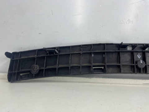 Ślizg Renault Laguna III KOMBI 07-15r. środkowe tylne mocowanie zderzaka wspornik 850320002r