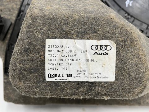 Tapicerka Audi A4 B8 sedan 07-15r. prawy boczek bagażnika ciemny czarny 8k5863888a