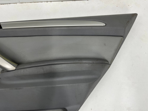 Tapicerka BMW X5 E53 99-06r. boczek drzwi prawy tylny szary popielaty skórzany 700574209