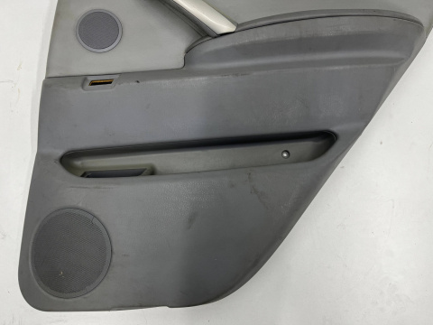 Tapicerka BMW X5 E53 99-06r. boczek drzwi prawy tylny szary popielaty skórzany 700574209