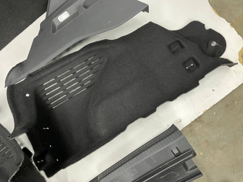 Tapicerka VW ID.3 id3 19r.- wykładzina podłoga dywan bagażnika boczki próg KOMPLET 10a863463f