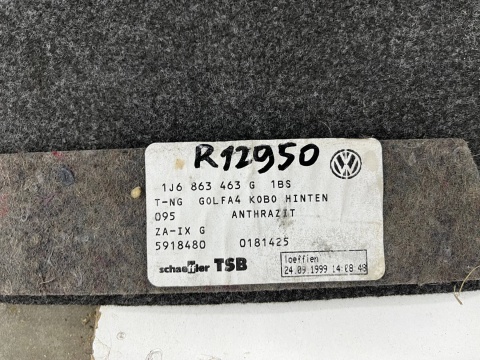 Wykładzina VW Golf 4 IV 5drzwi 3drzwi 97-06r. podłoga bagażnika dywan mata 1j6863463g