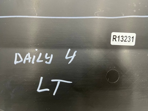 Listwa Iveco daily 4 IV 14r.- lewa nakładka boczna karoseryjna długość 685mm. 5801821757