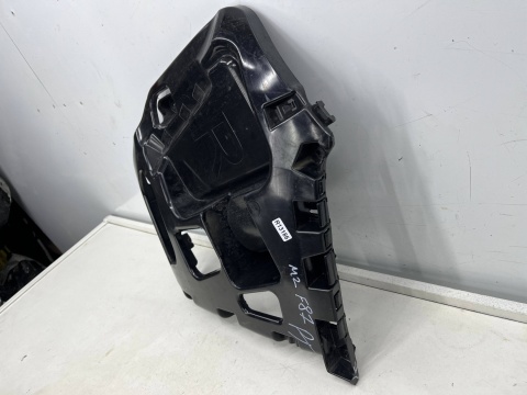 Ślizg BMW M2 F87 16-21r. prawe tylne mocowanie zderzaka wspornik 8062186