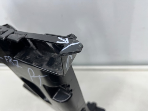 Ślizg BMW M2 F87 16-21r. prawe tylne mocowanie zderzaka wspornik 8062186
