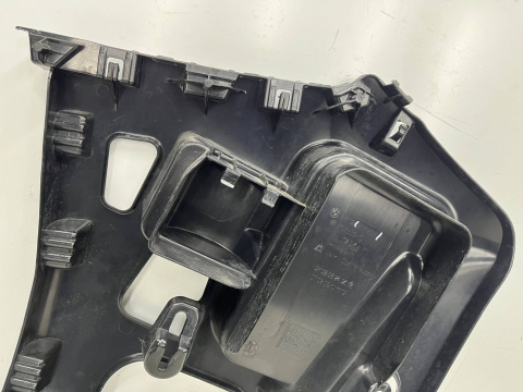 Ślizg BMW M2 F87 16-21r. prawe tylne mocowanie zderzaka wspornik 8062186