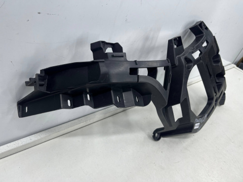 Ślizg Peugeot 3008 II 2 LIFT 20-24r. lewe mocowanie zderzaka tylnego 9811280380