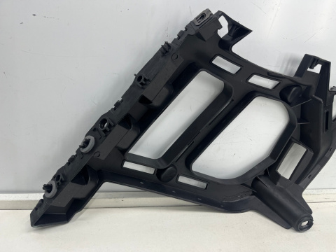 Ślizg Peugeot 3008 II 2 LIFT 20-24r. lewe mocowanie zderzaka tylnego 9811280380