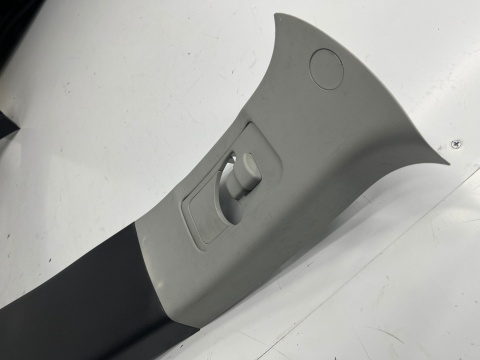 Plastik Mitsubishi ASX I 10-22r. prawa środkowa osłona słupka progu 7211a142 7656a036 14742-3h451