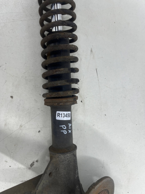 Zwrotnica Aixam Crossline 0.4d 2008r.- prawa przednia piasta amortyzator mcpherson