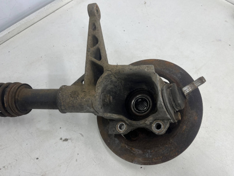 Zwrotnica Aixam Crossline 0.4d 2008r.- prawa przednia piasta amortyzator mcpherson