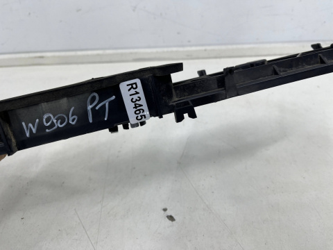 Wkład lampy Mercedes Sprinter II w906 06-19r. prawa tylna listwa oprawa żarówek 3917379999