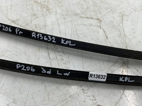 Listwa Peugeot 206 98-09r. 3Drzwi dachowa prawa lewa nakładka KOMPLET