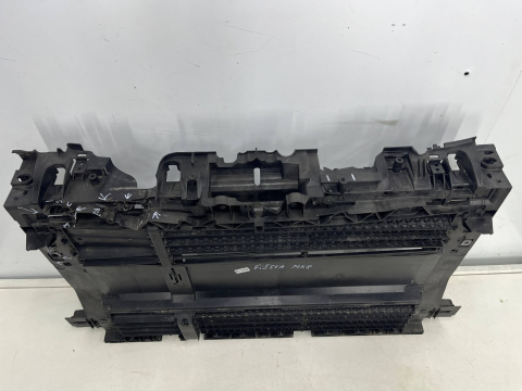 Żaluzja Ford Fiesta VII MK8 16-23r. pas przedni mocowanie chłodnic wlot kierownica powietrza h1bb-8b041