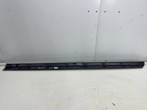 Listwa VW Passat B8 14-23r. lewa przednia dolna nakładka drzwi 3g0854939
