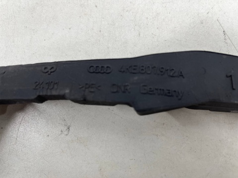 Pianka Audi Q8 e-tron 18r.- absorber styropian izolator pasa przedniego KOMPLET 4KE807914B 4KE807912a