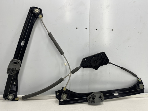 Podnośnik szyb Skoda Superb III 15-24r. lewy przedni mechanizm bez silniczka 3v0837461a