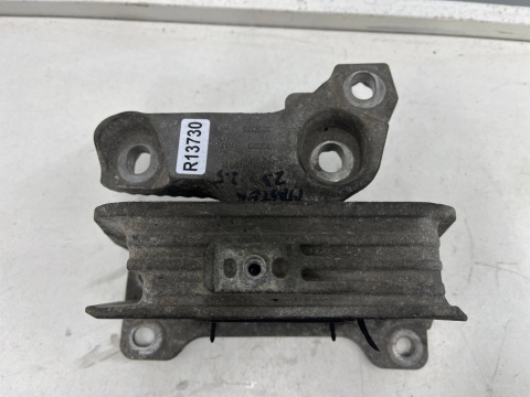 Poduszka silnika Renault Master III Movano B 2.3 CDTI 2.5 Dci łapa silnika mocowanie podpora 112108180r