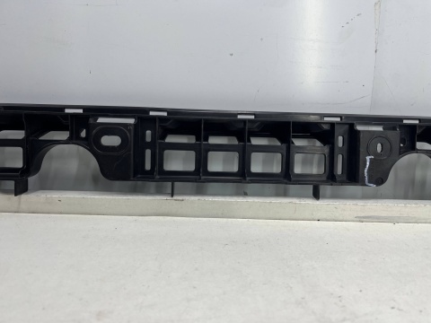 Ślizg VW Caddy IV 20r.- tylny środkowy wspornik zderzaka wzmocnienie 2k7807863a