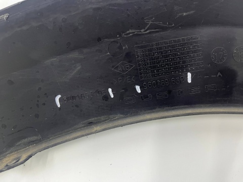 Listwa Dacia Duster I 10-17r. prawy przedni rant nadkola błotnika nakładka 8201653108 960169632