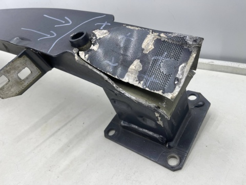 Belka zderzaka Citroen C5 II X7 08-17r. przód przednie wzmocnienie 9660501880