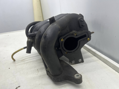 Kolektor ssący Renault Clio Kangoo 1.6 1.4 8v benzyna 7700870201