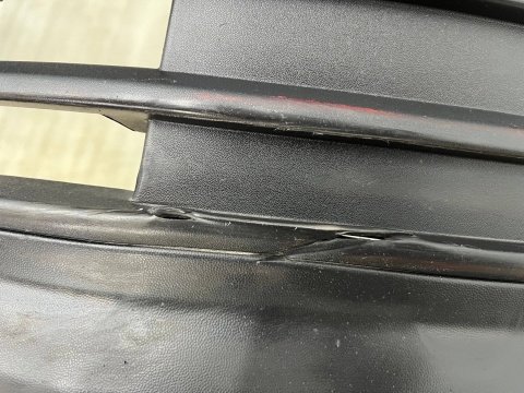 Zderzak przedni VW Transporter Multivan VI T6 15-19r. Przedlift przód PDC 7E0807221D