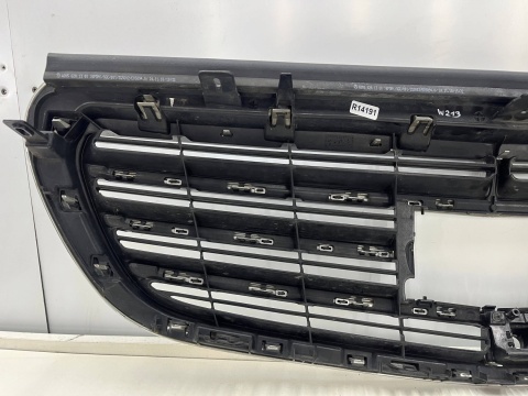 Atrapa Mercedes E-Klasa E klasa W213 16-23r. radar przednia maskownica grill A2138808902
