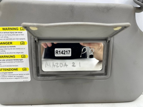 Daszek Mazda 2 II DY 02-07r. prawy przeciwsłonecznik pasażera OSŁONA SŁONECZNA