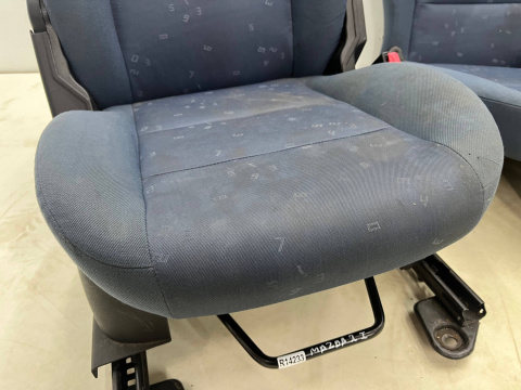 Fotele Mazda 2 I DY 02-07r. kanapa tylna KOMPLET do wyczyszczenia DG4