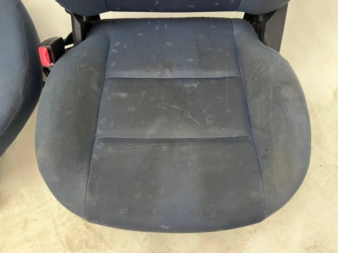 Fotele Mazda 2 I DY 02-07r. kanapa tylna KOMPLET do wyczyszczenia DG4