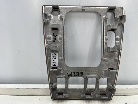 Ramka konsoli Mercedes W208 CLK I 97-02r. Dekor osłona środkowa drążka zmiany biegów lewarka wybieraka