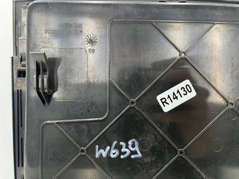 Schowek Mercedes Vito w639 Viano 03-14r. środkowy konsoli wyswietlacz PDC czujników parkowania a0015422623