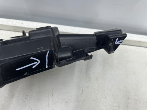 Ślizg Volvo V60 I S60 II 10-18r. LEWE przednie mocowanie zderzaka 31425463