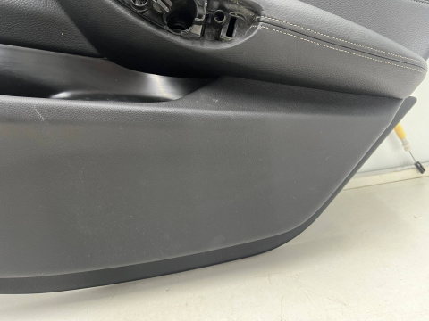 Tapicerka BMW 5 G30 G31 17-24r. prawy tylny boczek drzwi prawy tył dekor aluminiowy ekoskóra 2845896