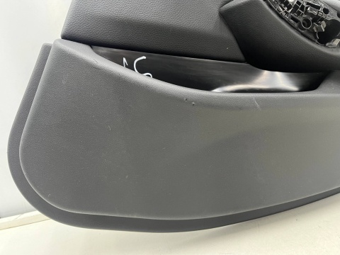 Tapicerka BMW 5 G30 G31 17-24r. prawy tylny boczek drzwi prawy tył dekor aluminiowy ekoskóra 2845896