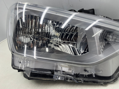 Lampa reflektor Isuzu D-Max Dmax 3 III 20r.- PRAWA przednia zwykła H4 ORYGINALNA prawy przód 898328-7875