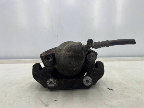 Zacisk hamulcowy Mazda 2 I DY 02-07r. Fusion Fiesta MK5 MK6 benzyna prawy przedni jarzmo prawy przód