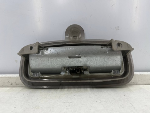 Lampka oświetlenia kabiny Mazda 2 I DY 02-07r. Focus MK1 wnętrza podsufitki sufitowa 2s6a-13776-aa 98ab-13733-abw