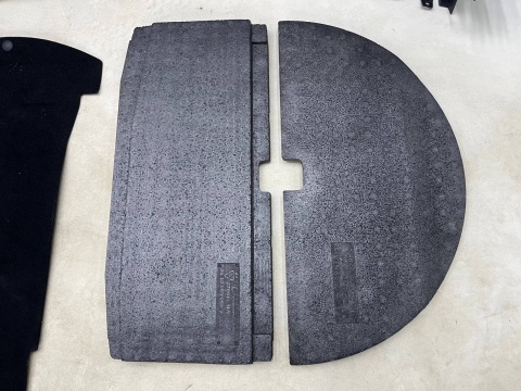 Tapicerka Mitsubishi Colt VI 6 Z30 5Drzwi 04-12r. wykładzina wkład mata dywan styropian boczek boczki bagażnika  KOMPLET 