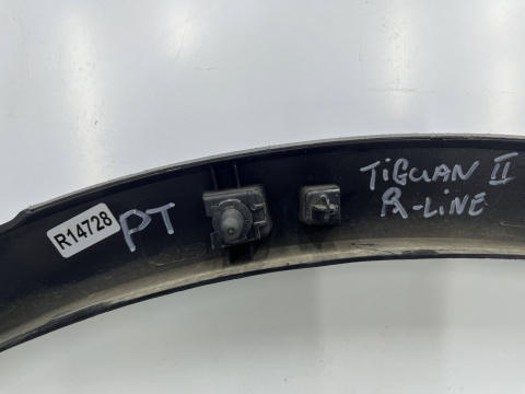 Listwa VW Tiguan II 5na R-Line 16-24r. prawy tylny rant nadkola błotnika nakładka prawy tył 5na854820k
