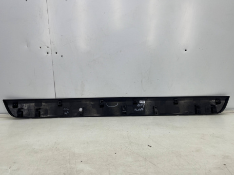 Listwa Toyota RAV4 V 19r.- blenda nakładka dolna klapy bagażnika 76802-42140 76812-42100