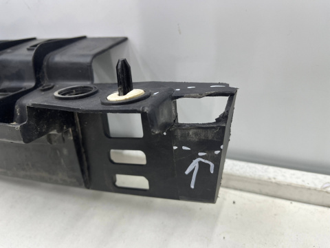 Ślizg Peugeot 5008 I 09-17r. tylne środkowe mocowanie zderzaka absorber ORYGINALNE 9686247380