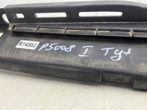 Ślizg Peugeot 5008 I 09-17r. tylne środkowe mocowanie zderzaka absorber ORYGINALNE 9686247380