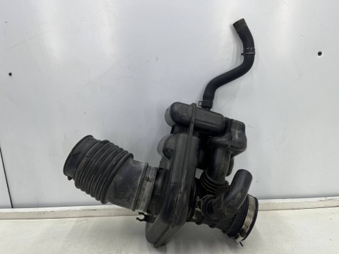 Rezonator Powietrza Nissan Murano 3.5 v6 Z50 Dolot 9Y504