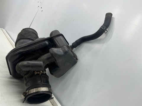 Rezonator Powietrza Nissan Murano 3.5 v6 Z50 Dolot 9Y504